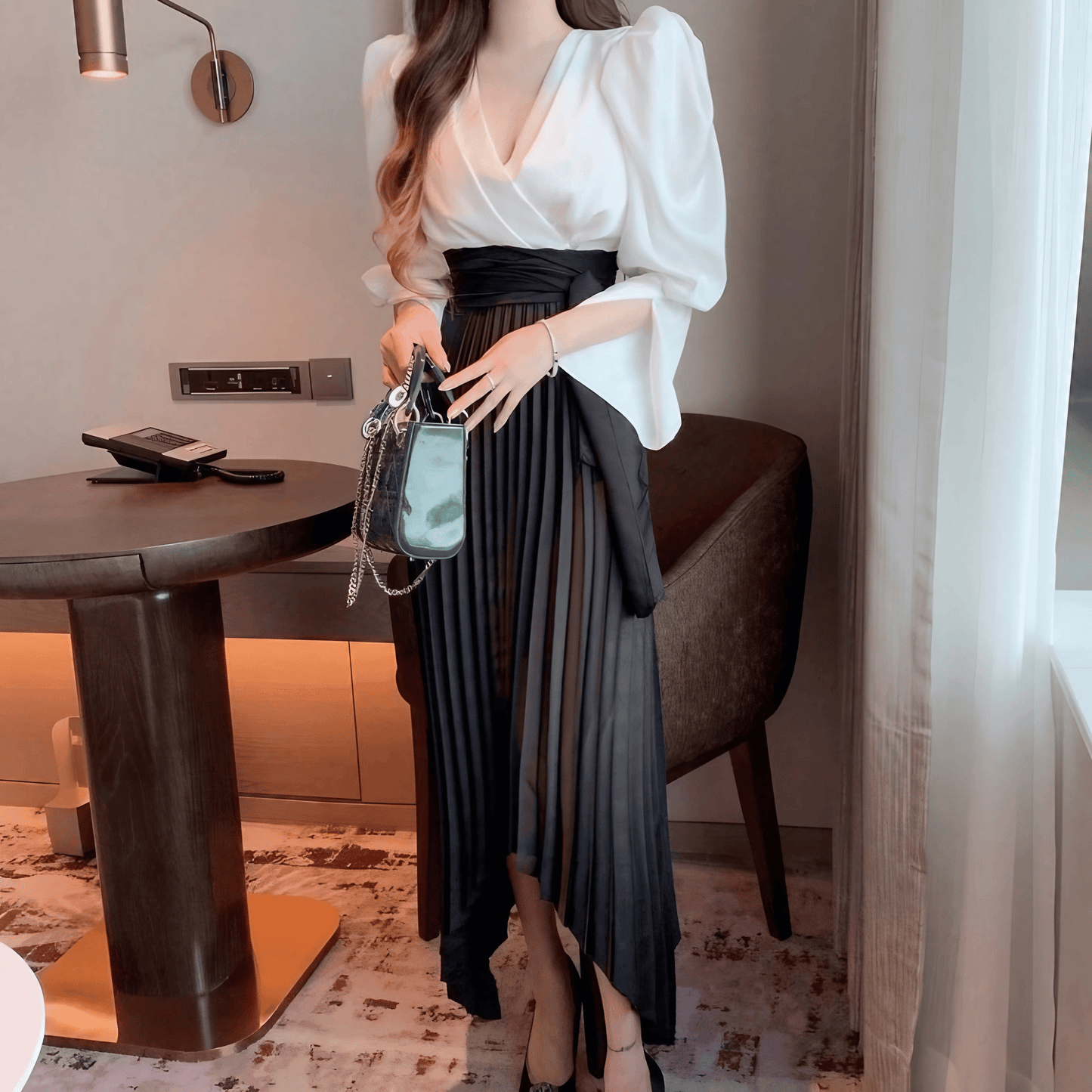 パフスリーブクロスVネックフェイクツーピース