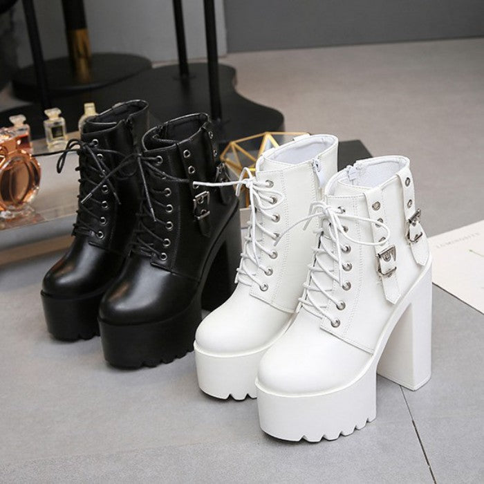 レースアップチャンキーヒールブーツ