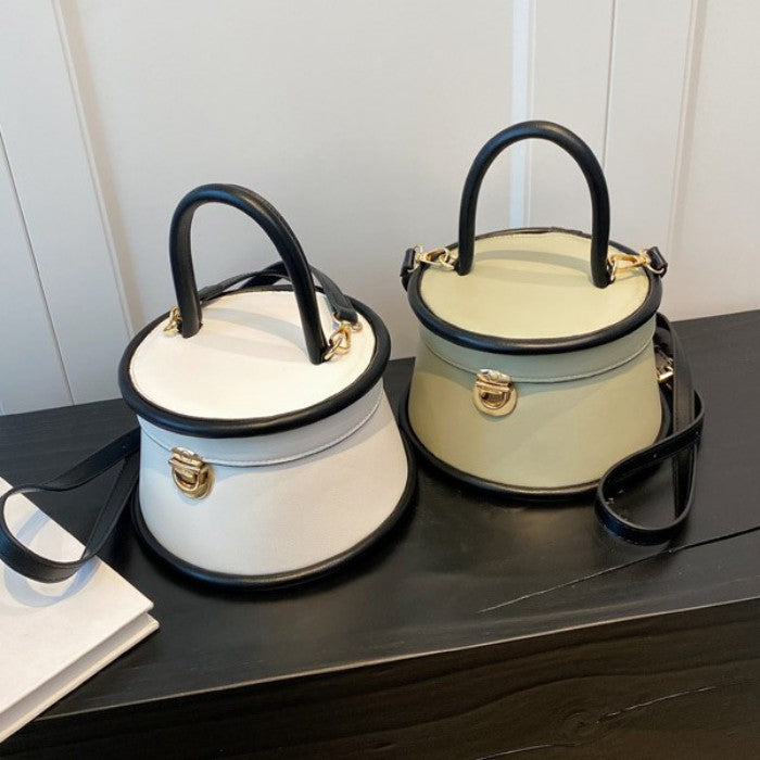 ワイドボトムバケットバッグ