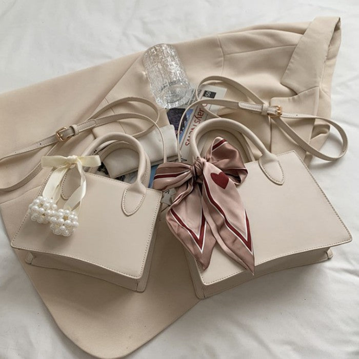 リボン付レザースクエアバッグ