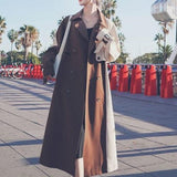 Contrast-colour windbreaker coat