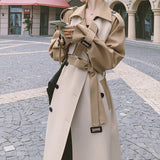 Double-breasted contrast-colour coat